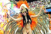 Slavný brazilský karneval tance a sexu: 3 miliony kondomů!