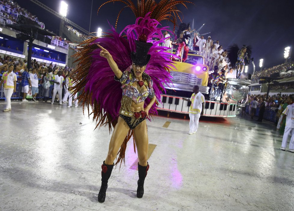 Tradiční karneval v brazilském Riu de Janeiro