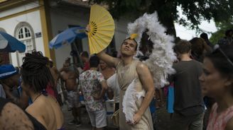 Rio de Janeiro opět ožilo hudbou a tancem, začal tam tradiční karneval