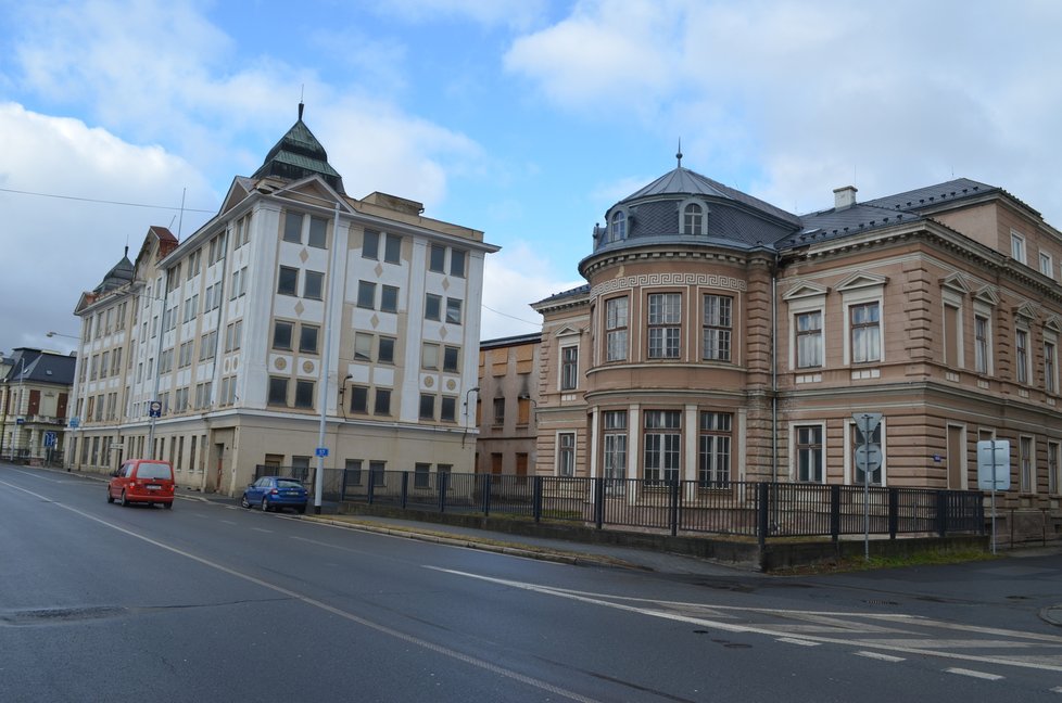 Zastupitelé Krnova odmítli projekt rekonstrukce vyhořelé textilní fabriky Karnola. Mělo tu vzniknout muzeum. Důvodem jsou vysoké náklady.