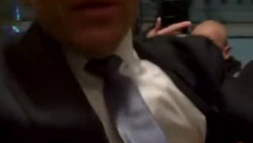 Polský prezident Karol Nawrocki se prodíral do budovy Ústavního soudu.