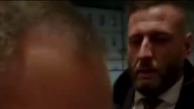 Polský prezident Karol Nawrocki se prodíral do budovy Ústavního soudu.