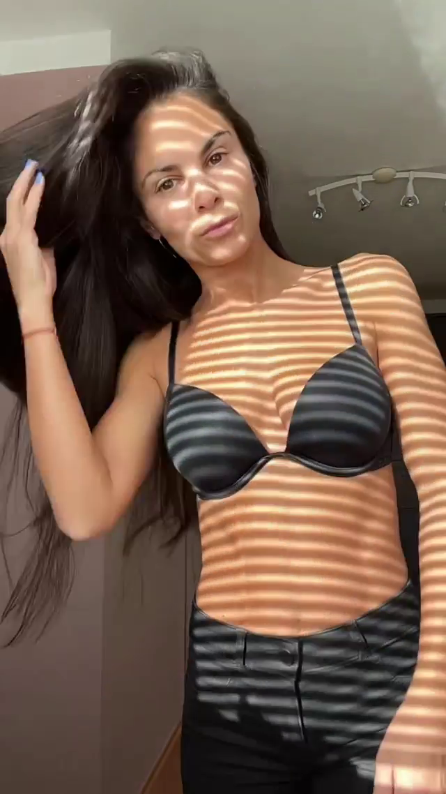 Karolína Huvarová je neskutečně sexy