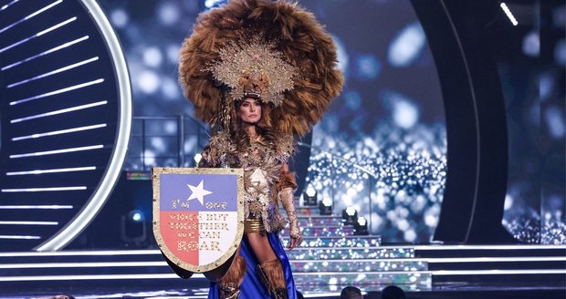 Karolína Kokešová na Miss Universe