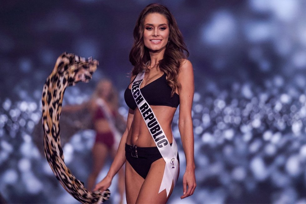 Karolína Kokešová na Miss Universe