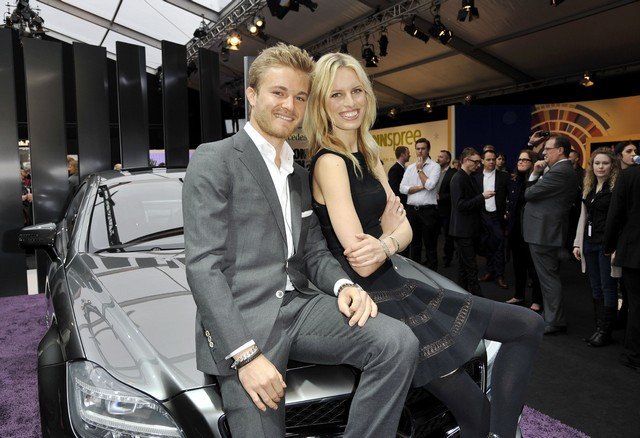 Karolína Kurková a Nico Rosberg.