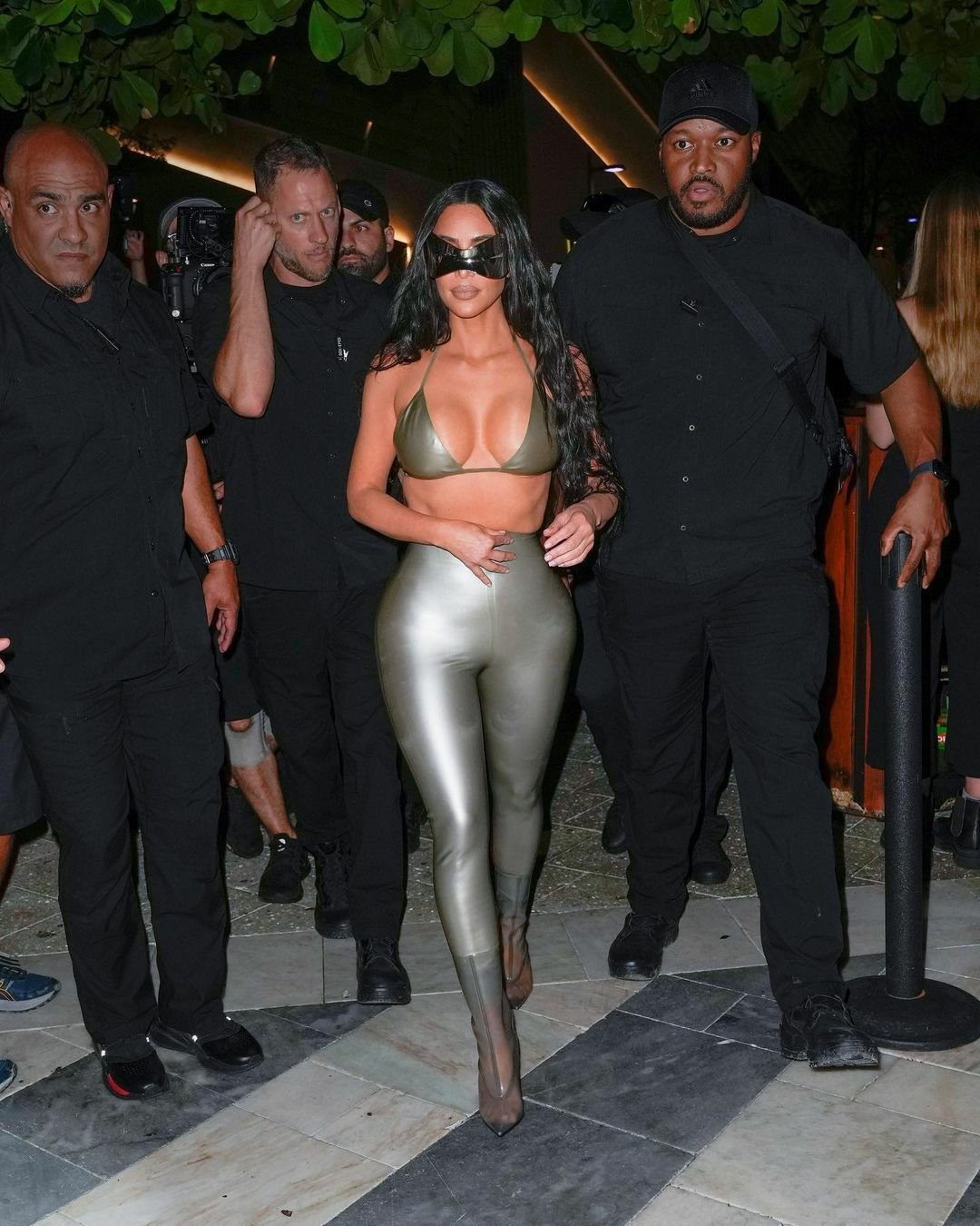 Kim Kardashian byla nepřehlédnutelná