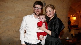 Karolína Milerová s manželem a pětiměsíční dcerkou Emou.
