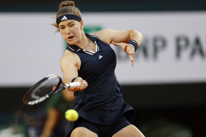 Lehečka na Roland Garros vyhořel a končí už v prvním kole. Dál postupuje Muchová Lehečka na Roland Garros vyhořel a končí už v prvním kole. Dál postupuje Muchová