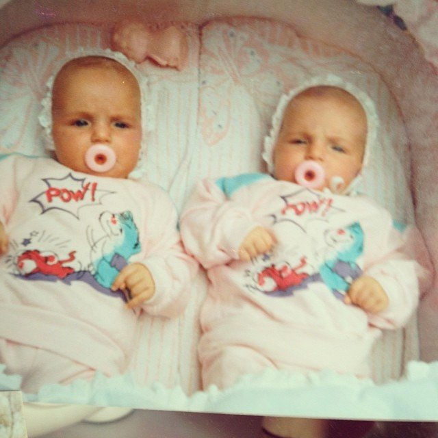 1992 - Dvojčata pár dnů po narození.