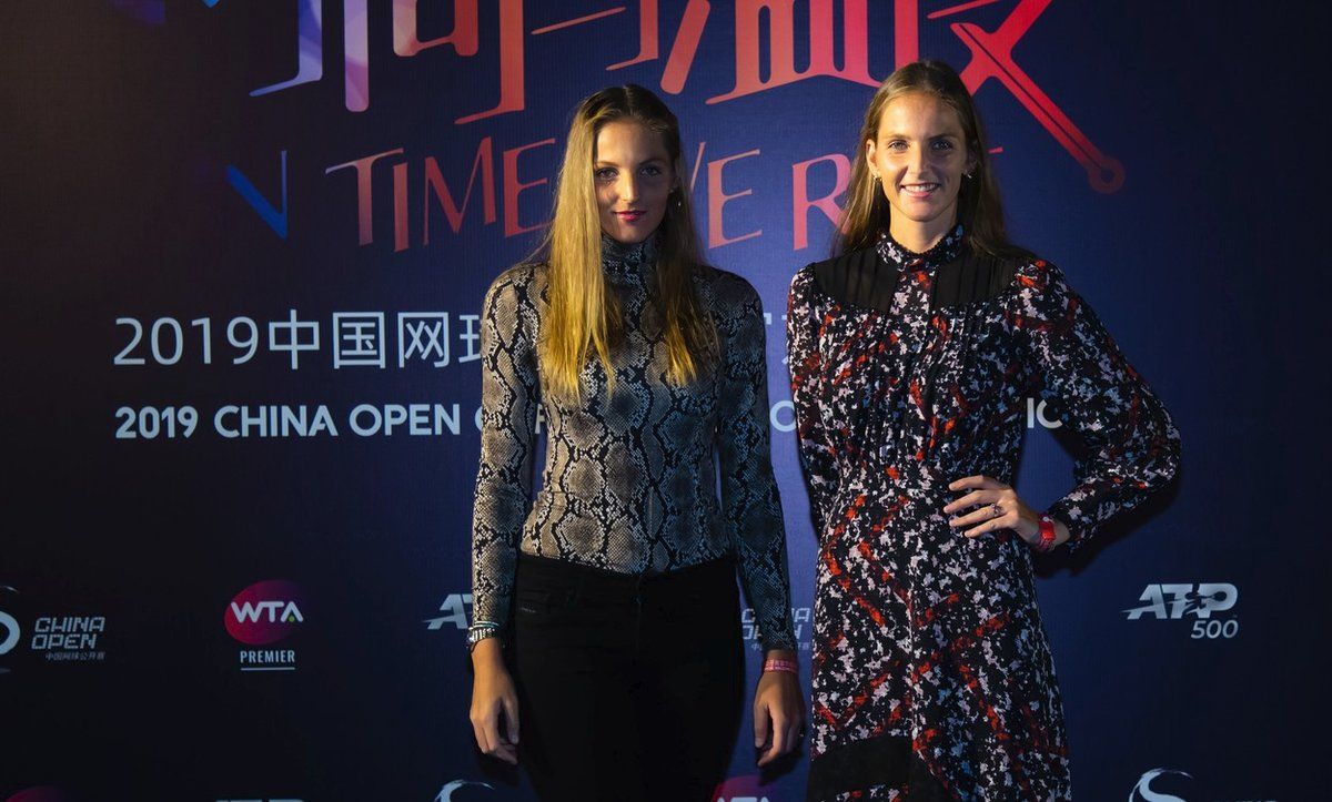 Sestry Plíškovy na mejdanu hráčů v rámci turnaje v Pekingu