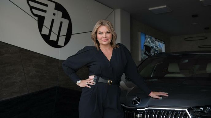 Karolína Topolová, generální ředitelka a předsedkyně představenstva AURES Holdings, provozovatele značky AAA AUTO, Mototechna, Auto-Diskont a Driverama