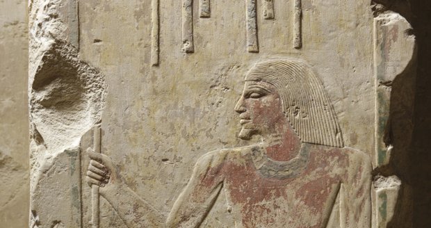 Reliéf z hrobky vezíra Ptahšepsese, který zobrazuje majitele hrobky. Ta byla první koncesí Československého egyptologického ústavu v Abúsíru, kde působil od roku 1960 až 1974.