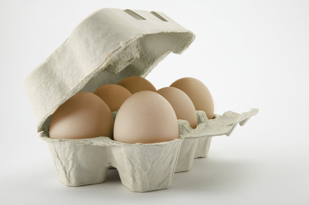 Karton na vejce - Další neocenitelný vynález poprvé vyrobil kanadský novinář Joseph Coyle, který se nemohl smířit s tím, že vždycky když si nesl z nedaleké farmy domů vejce, donesl jich maximálně polovinu. Stalo se v roce 1911.