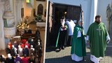 V "šikmém kostele" velebili svatého Huberta: Varhany nahradily lesní rohy