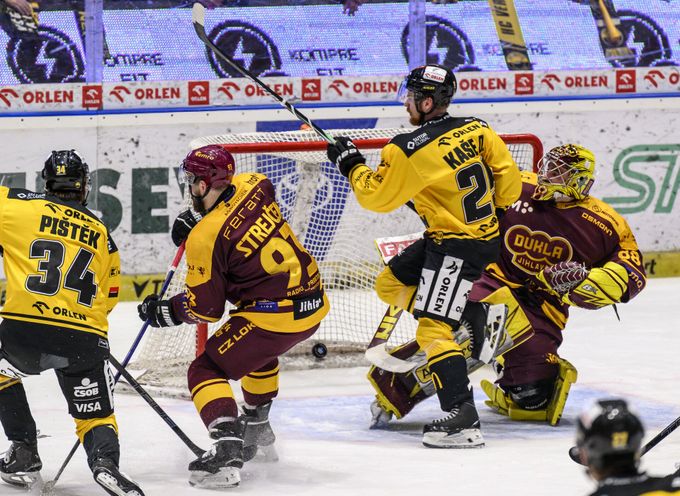 ONLINE: Jihlava - Litvínov. Zdramatizují domácí ještě vývoj baráže na domácím ledě? ONLINE: Jihlava - Litvínov. Zdramatizují domácí ještě vývoj baráže na domácím ledě?