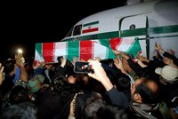 Írán truchlí za zabitého generála. Tělo odvezou na posvátné místo
