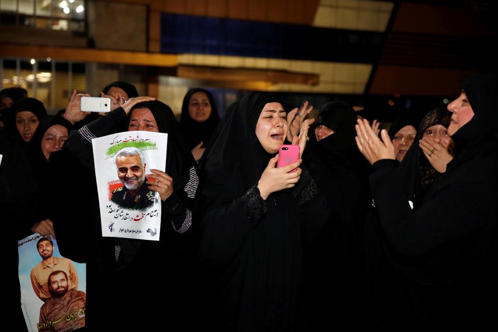 Íránci truchlí za zabitého generála Kásema Solejmáního.