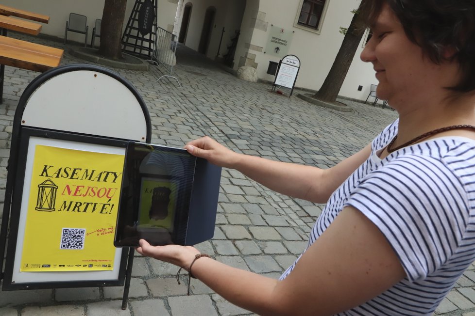 Stačí přiložit tablet se speciálním softwarem a dobrodružství může začít.