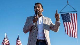 Šéf FBI Patel lže spojencům, plýtvá vládními penězi a rád by zveřejňoval fotky tajných agentů Šéf FBI Patel lže spojencům, plýtvá vládními penězi a rád by zveřejňoval fotky tajných agentů