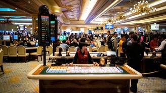 „Asijské Las Vegas“ krvácí. Policie v Macau si posvítila na šéfy kasin