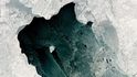 Obrázky pořídila družice Landsat 8 a zachycují Kaspické moře a deltu Volhy oddělené ledovým polem. Zde je „diamant“ po přiblížení.