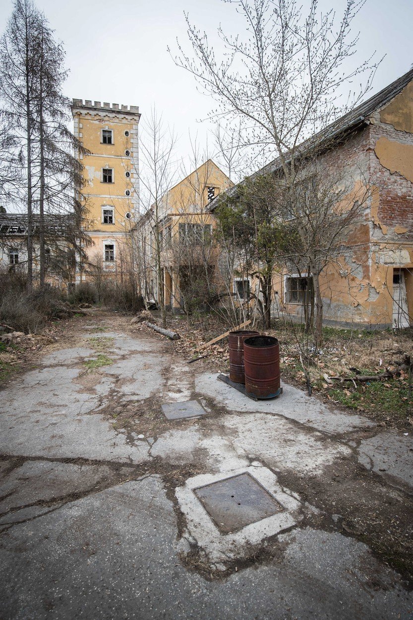 Kaštel v slovenských Sokolovcích je prokletý.