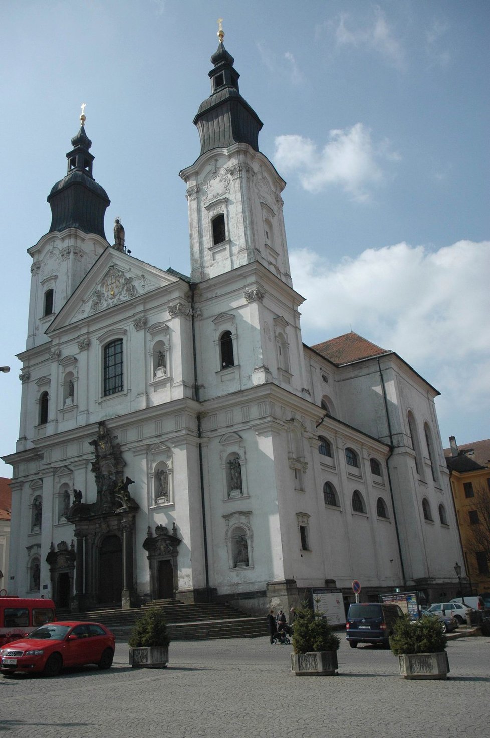 Klatovský kostel Neposkvrněného početí Panny Marie a sv. Ignáce.