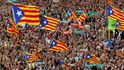 Madrid doufá, že Katalánci budou ignorovat svoji vládu. Ti ale protestují
