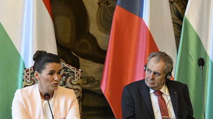 Maďarská prezidentka Katalin Nováková a český prezident Miloš Zeman