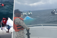 Luxusní loď šla ke dnu v dovolenkovém ráji: Skoro 60 cestujících skončilo ve vodě