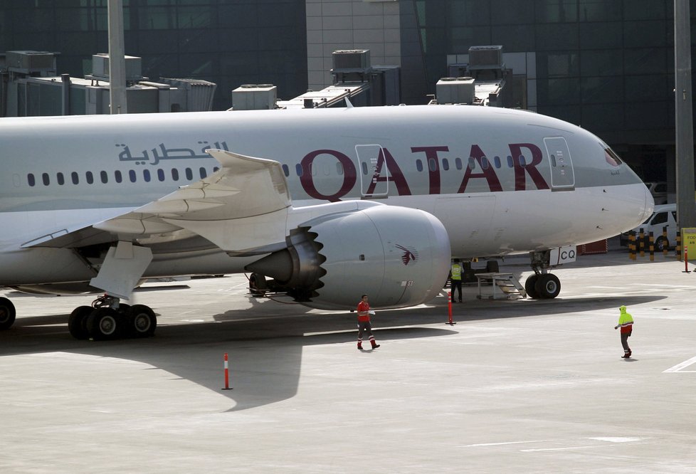 Katarská krize dopadal i na Qatar Airlines: Arabské země aerolinkám ruší spoje.