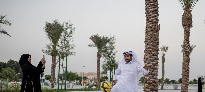 Katar bude brzy hostit MS ve fotbale. Destinace ale vzhledem k tamním zákonům i mentalitě mnohé fanoušky děsí...