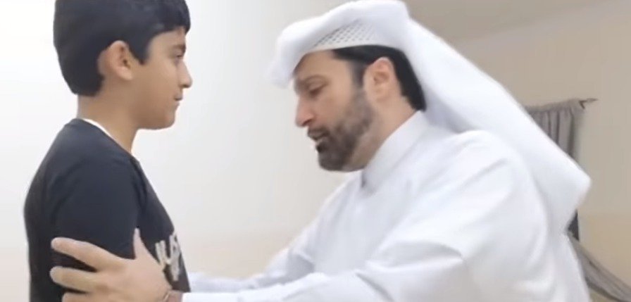 Katarský sociolog Abád Azíz Chazraj Ansárí šokoval svým videem, poučoval v něm, jak se mlátí manželky.