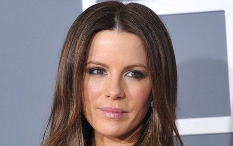 Anglická herečka Kate Beckinsale (42) má pořádné koule.