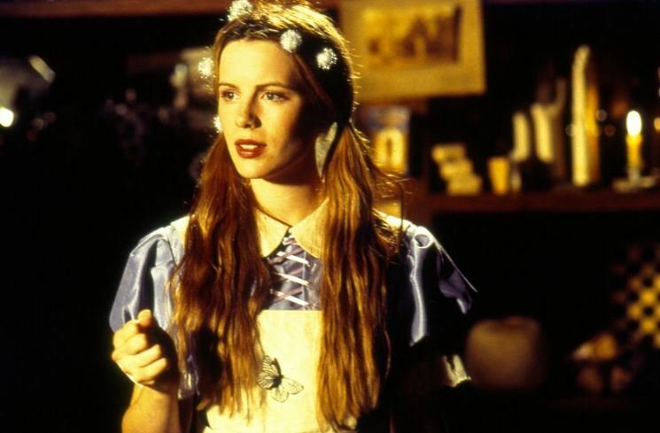 Alenka v zemi za zrcadlem (1998): Kate Beckinsale