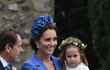 Vévodkyně Kate a princezna Charlotte na svatbě Sophie Carter