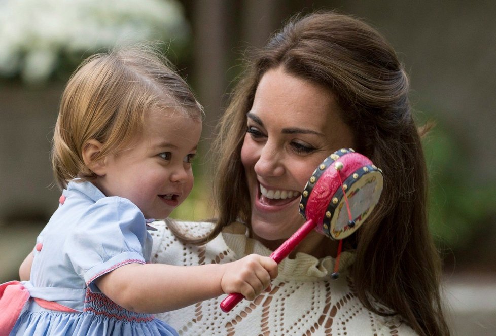 Princezna Charlotte s matkou Kate v Kanadě