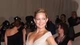 Kate Hudson pracuje dál, svatbu má na háku