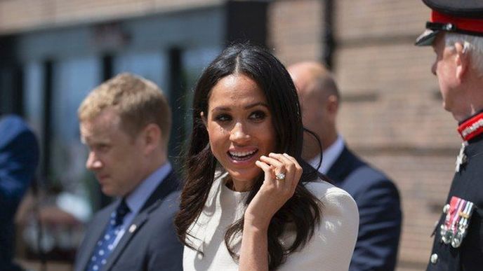 Vévodkyně Meghan v šatech Givenchy