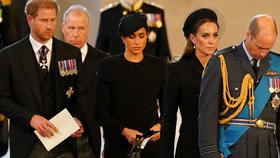 Expertka na řeč těla hodnotí vystoupení vévodkyň: Upřímně zarmoucená Kate a rozpačitá Meghan!