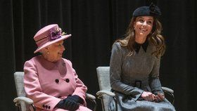 Královna s Kate otevíraly nové křídlo King’s College