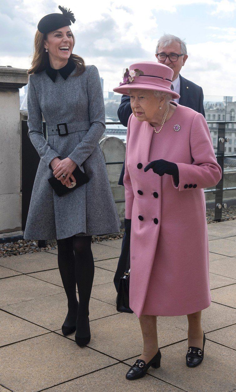 Královna s Kate s Alžbětou II.