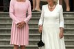 Růžové šaty si vévodkyně ráda obléká, stejně jako Amal.