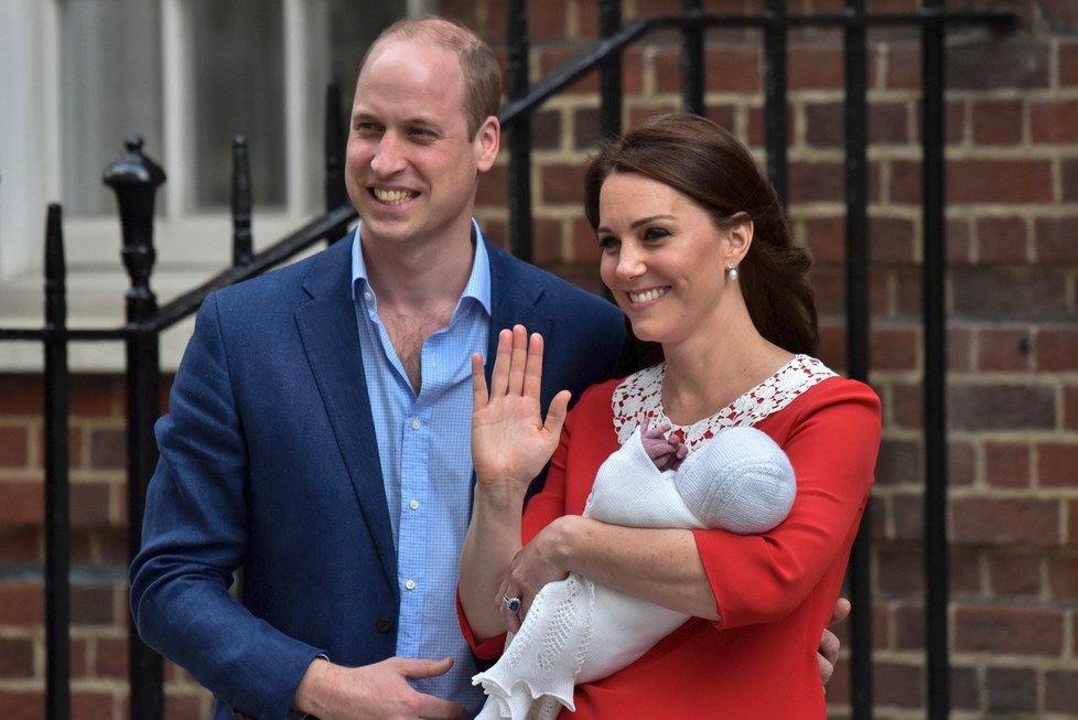 Takhle Kate a William představili syna