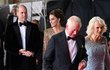 Členové britské královské rodiny na premiéře bondovky No Time To Die.