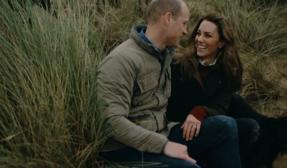 Kate a William zveřejnili video se svými dětmi k 10. výročí svatby.