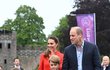 Kate a William s dětmi na návštěvě v Cardiffu