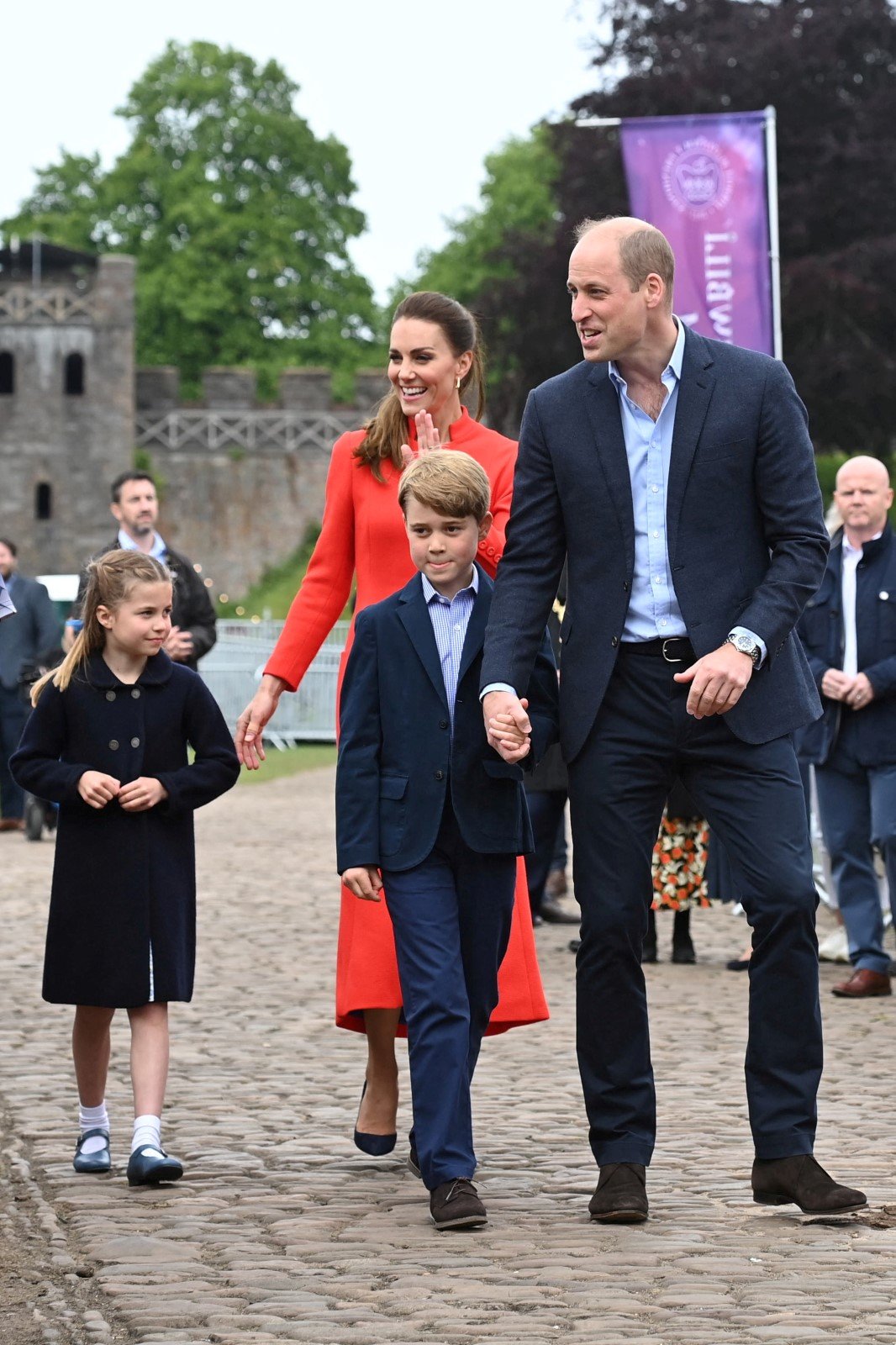 Kate a William s dětmi na návštěvě v Cardiffu