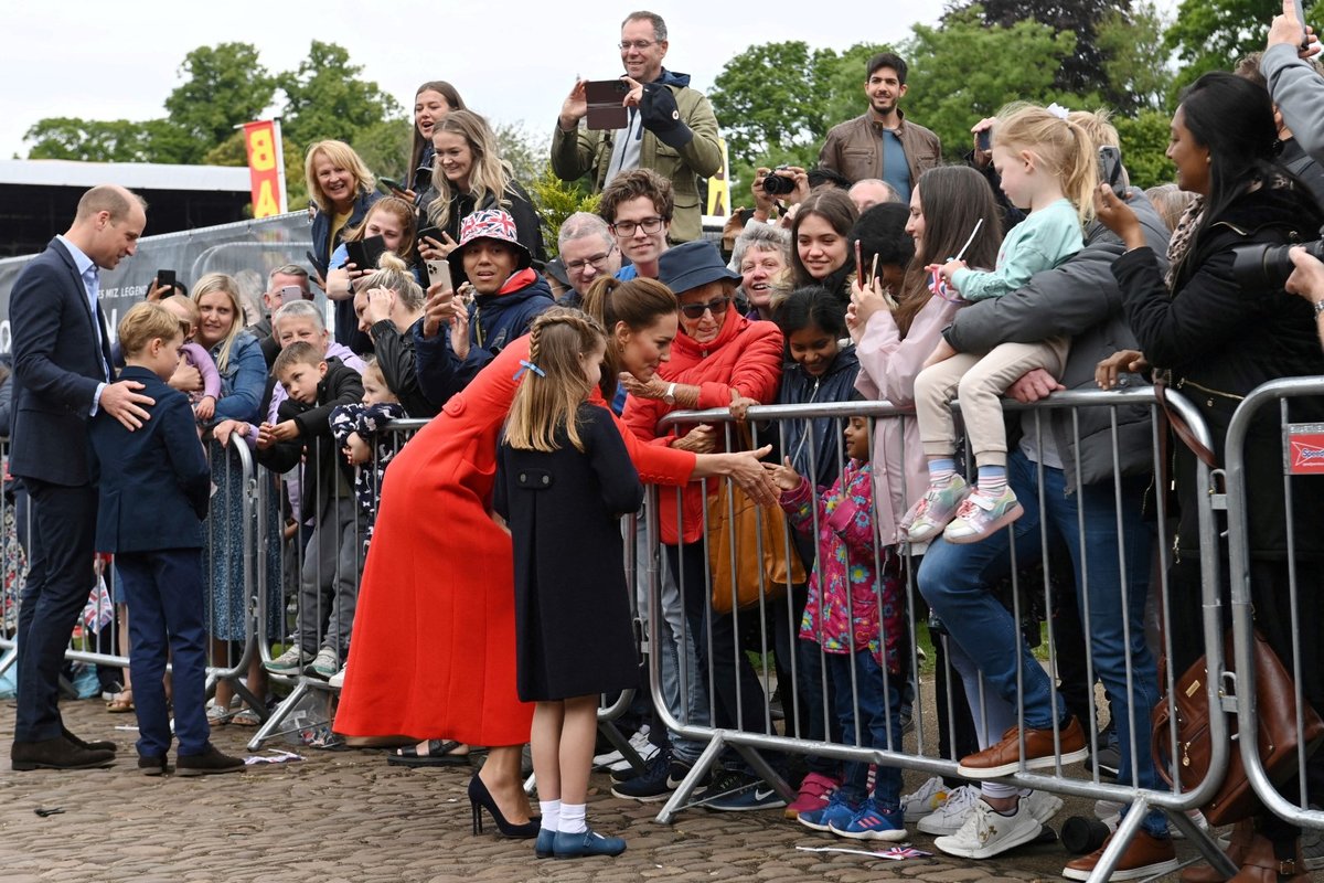 Kate a William s dětmi na návštěvě v Cardiffu